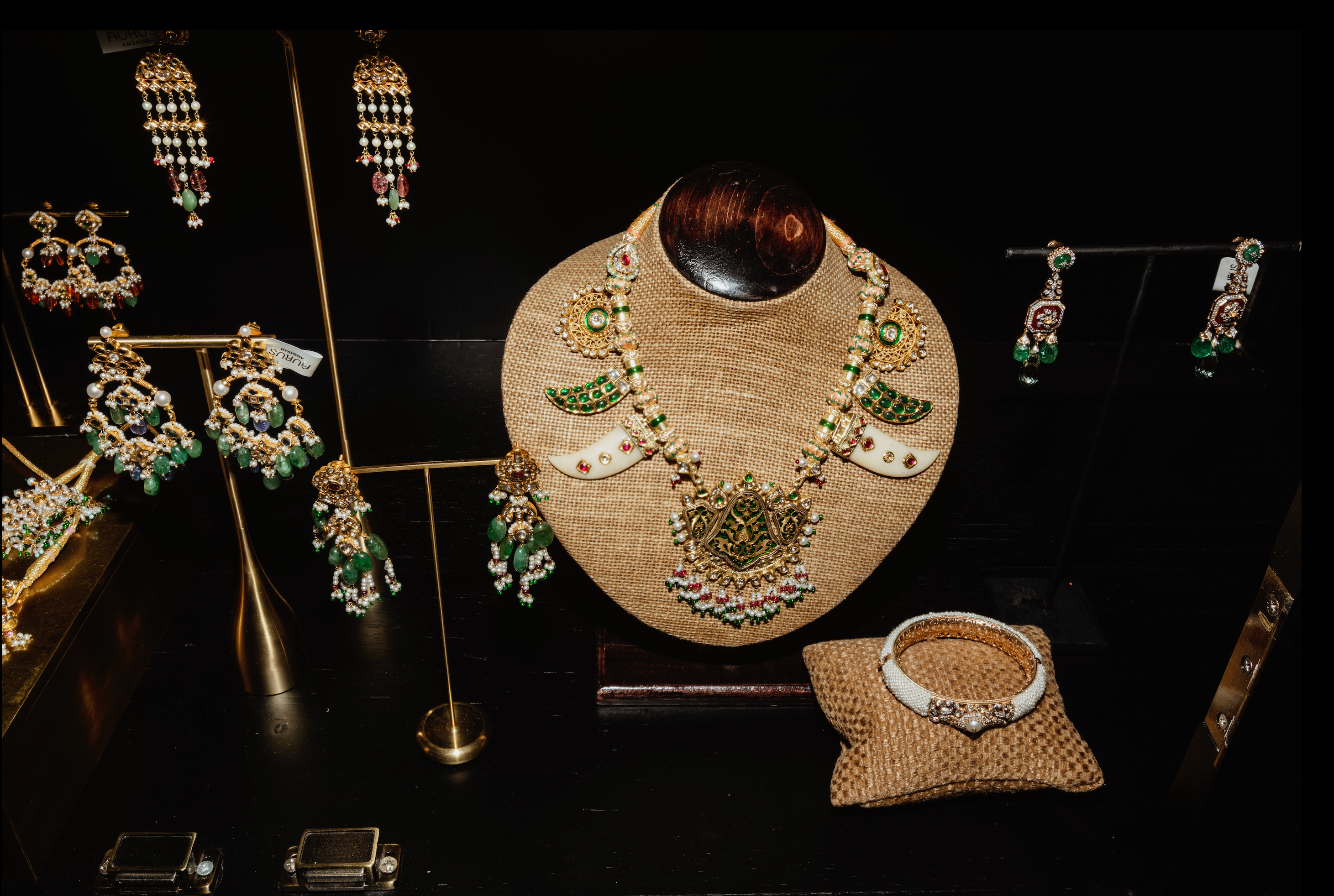 Aurus and Moi Pieces