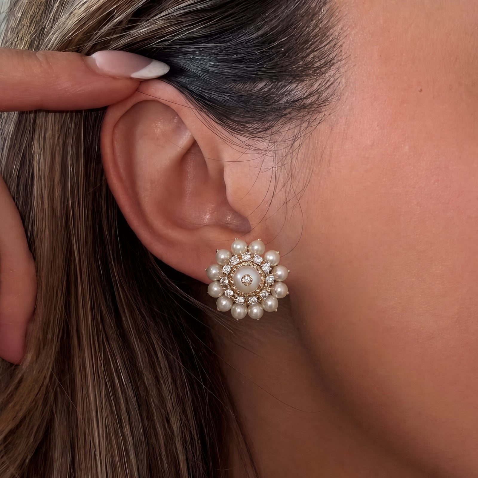 Audrey Snow Ear Studs