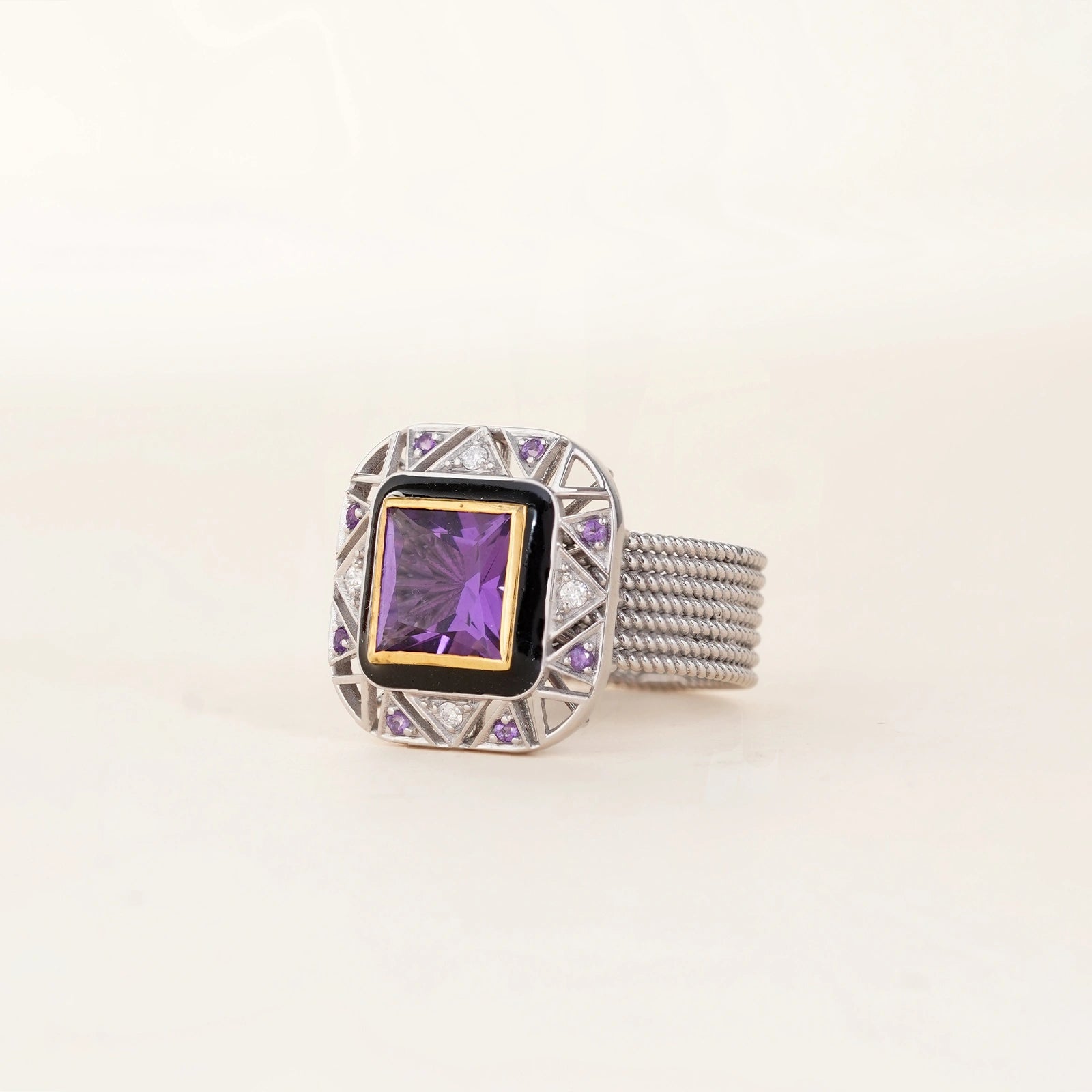 Odette Ring in 14K gold and 925 silver with custom-cut princess amethyst, brilliant-cut diamond frame and black enamel detail
