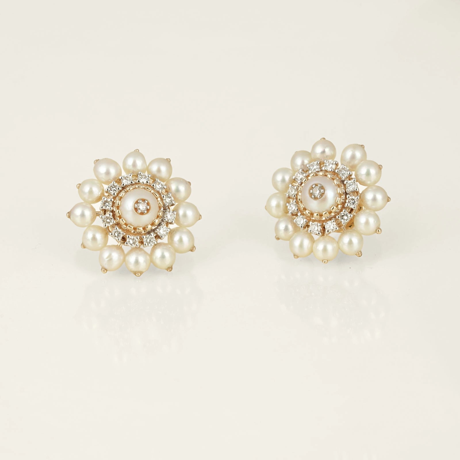 Audrey Snow Ear Studs