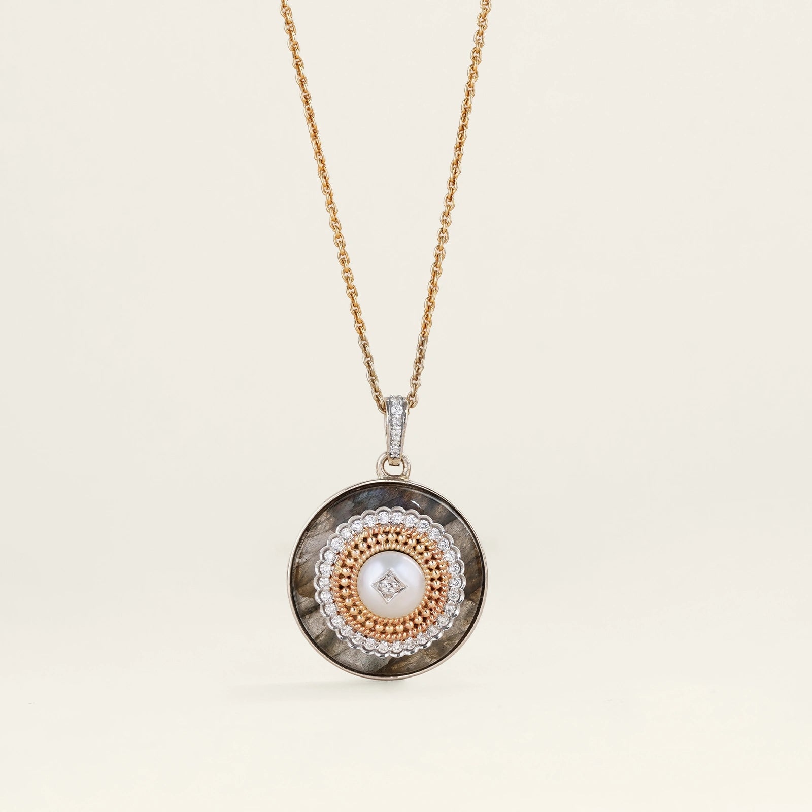 Rae Pendant Necklace
