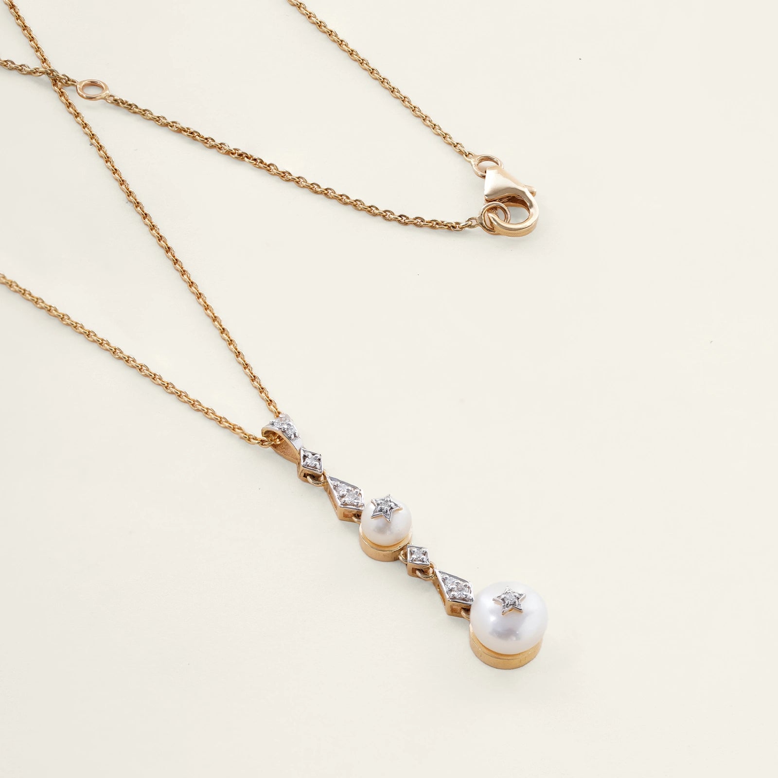 Aeri Pendant Necklace