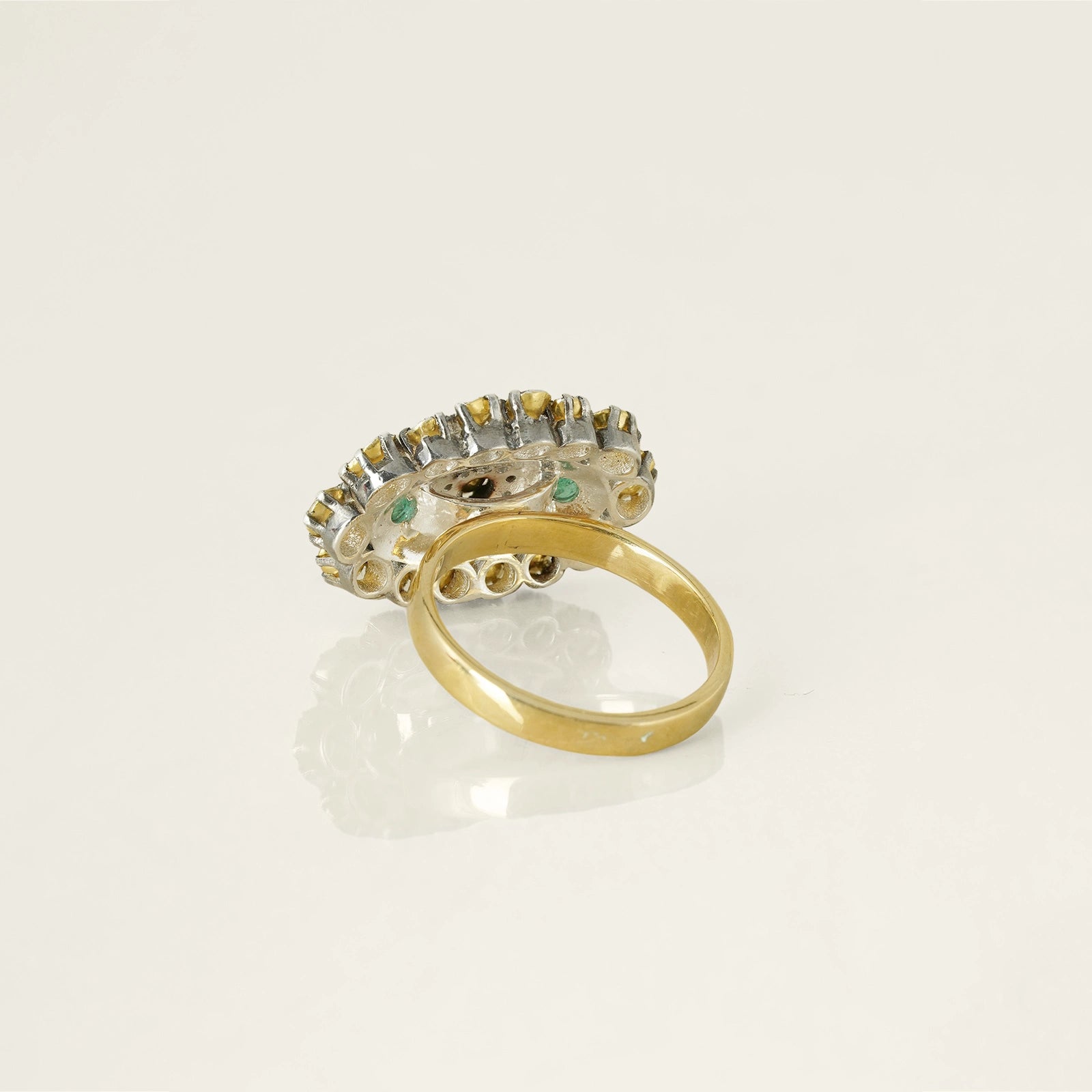 Thea Ring