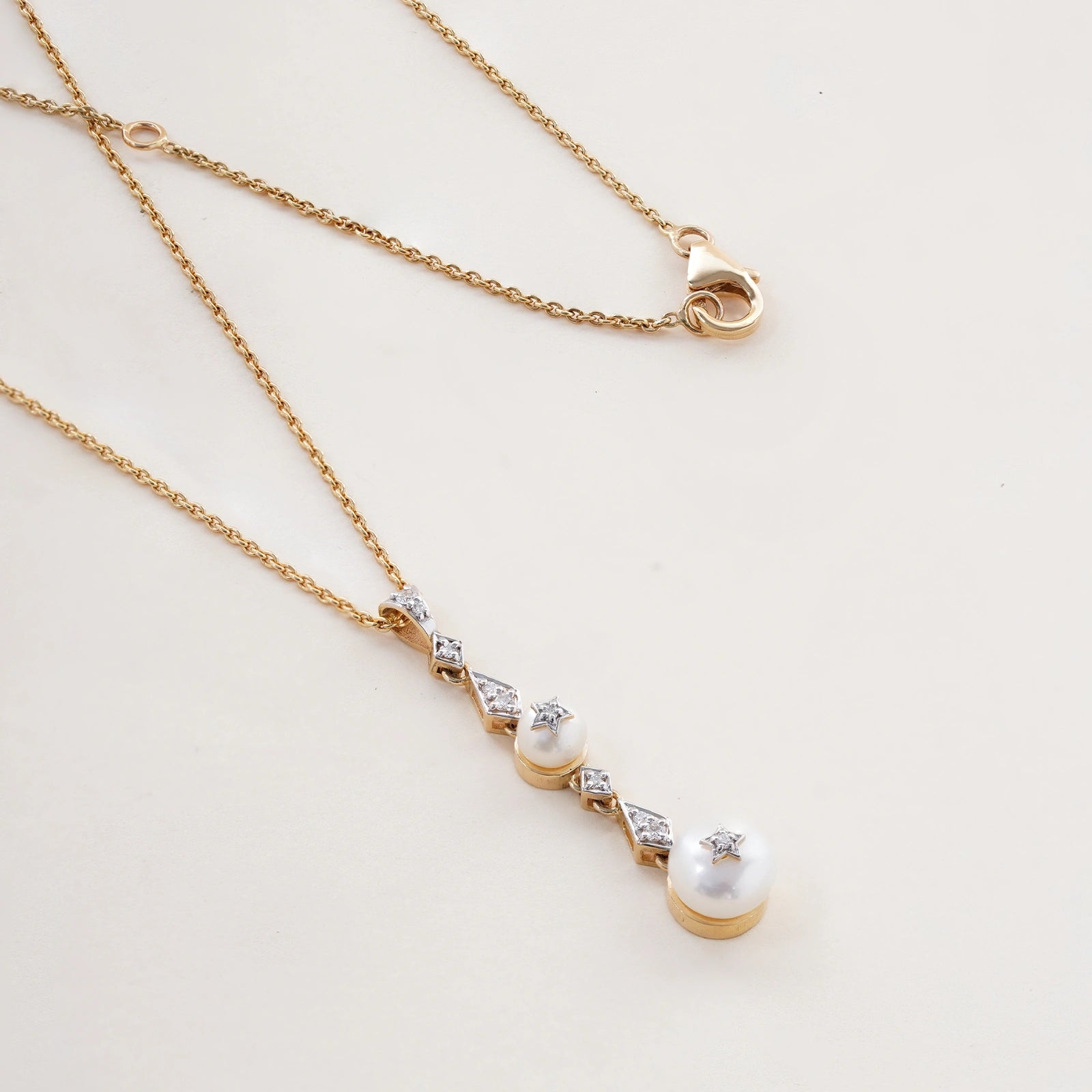 Aeri Pendant Necklace