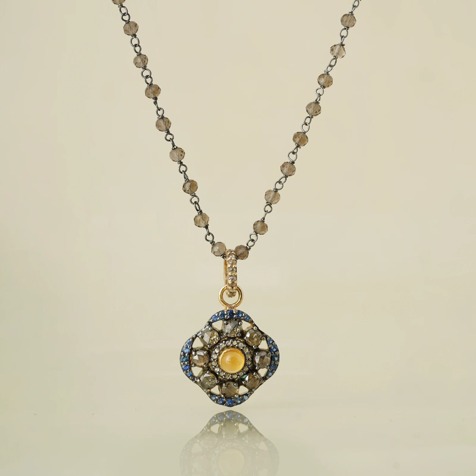 Riza Pendant Necklace