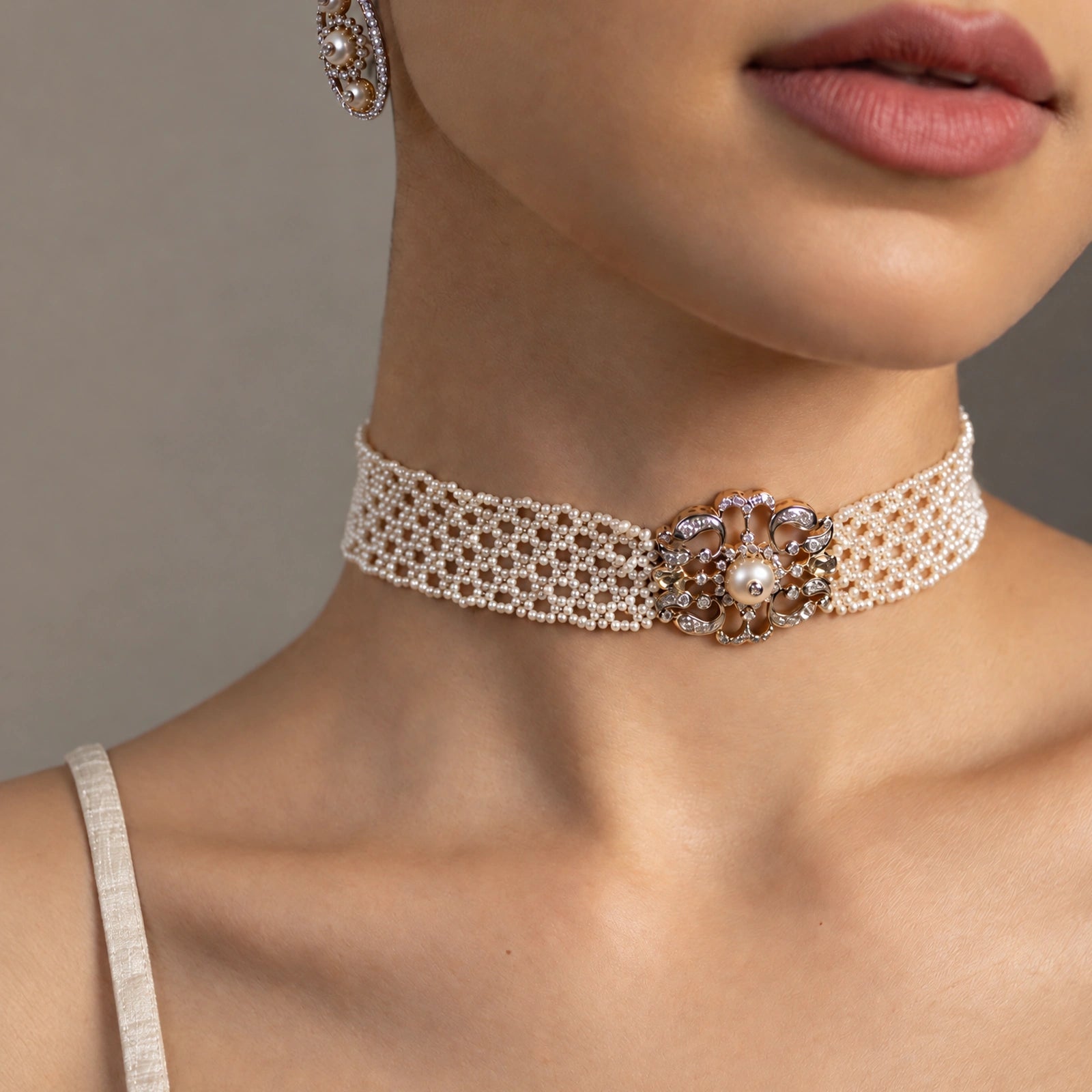 Marliyn Choker Necklace